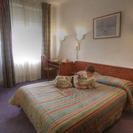 De Nevers Szálloda 2*