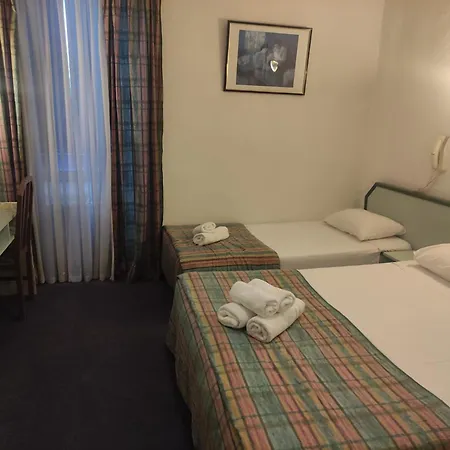 De Nevers Szálloda 2*