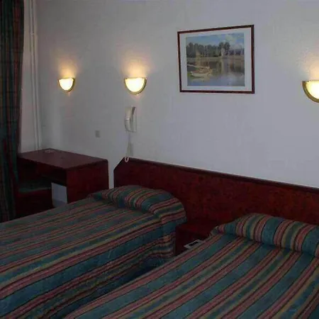 De Nevers فندق 2*