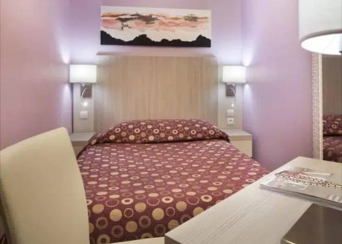 De Nevers 2* لورد